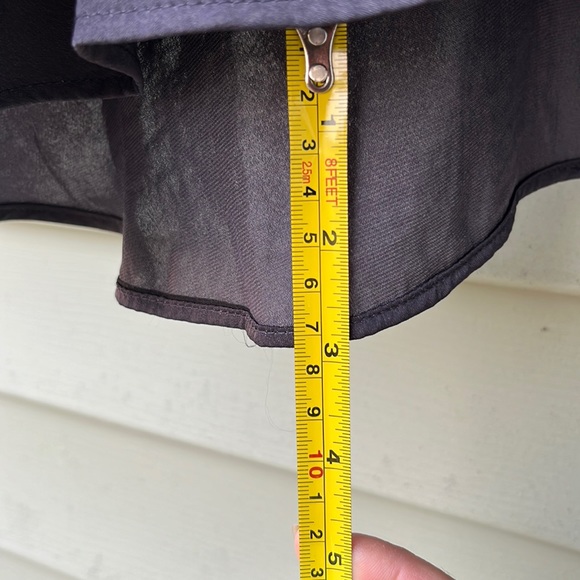 Like new Vera Wang lightweight drawstring waist, long top - Picture 15 of 15